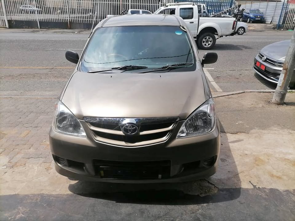 2011 Toyota Avanza 1.5sx seven seater with a Nice interior seat 2011 Toyota Avanza 1.5sx seven seater with a Nice interior seat