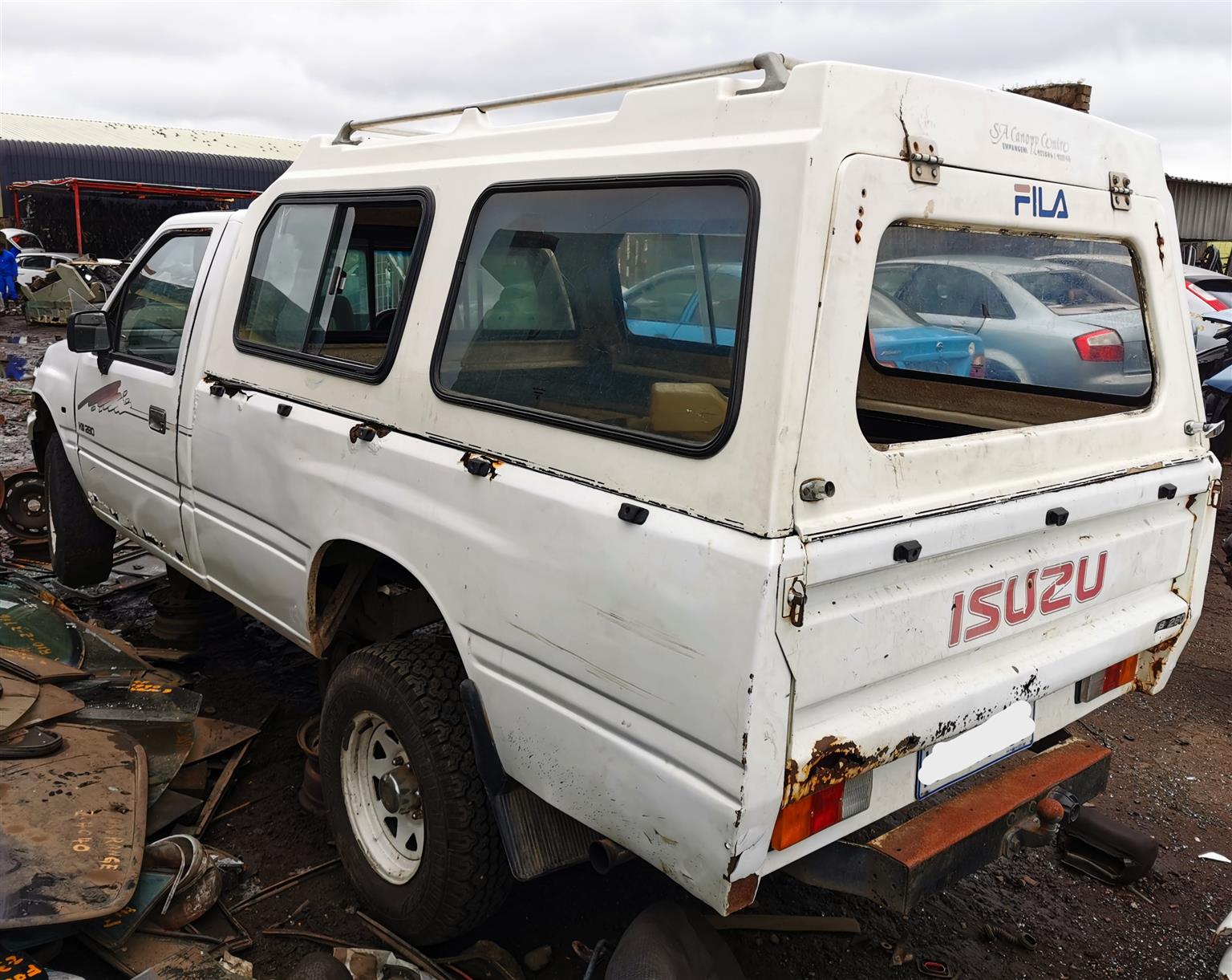 Stripping 1995 Isuzu KB200 for spare parts.