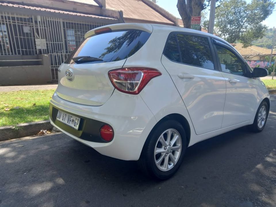 2018 Hyundai i10 GRAND 1.2 Petrol, Manual Transmission, White Color, Mileage