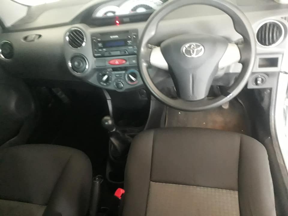 2013 TOYOTA ETIOS 1.5 HATCHBACK MANUAL PETROL BLUE