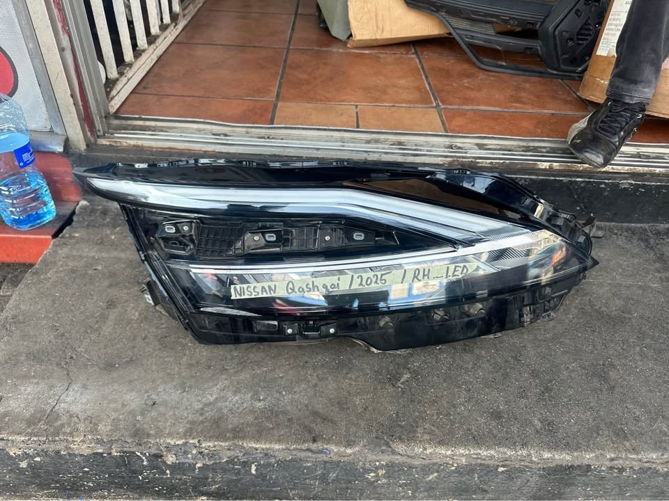 2025 NISSAN QASHQAI RIGHT SIDE LED HEADLIGHT - Private Seller 2025 NISSAN QASHQAI RIGHT SIDE LED HEADLIGHT - Private Seller