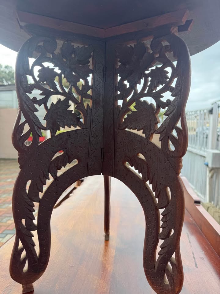 Collapsible Carved Elephant coffee table