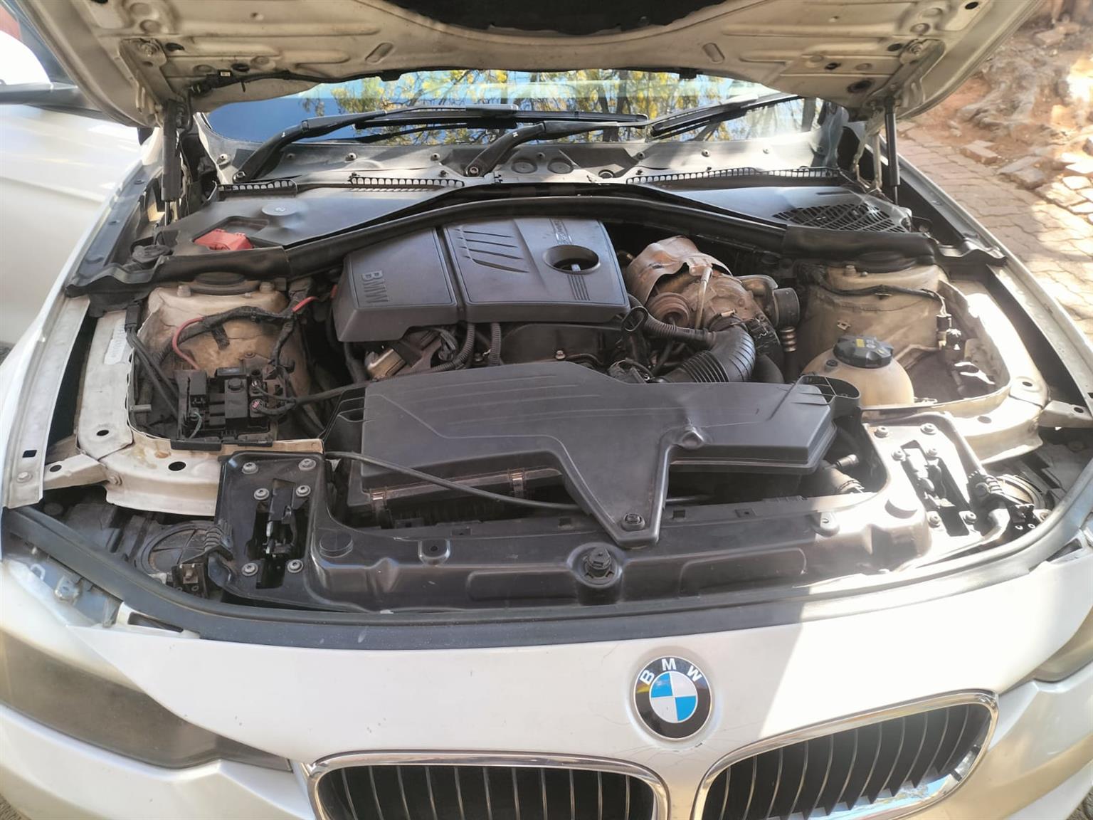 2013 BMW 316i AUTOMATIC, PETROL
107000KM
REVERSE SENSOR