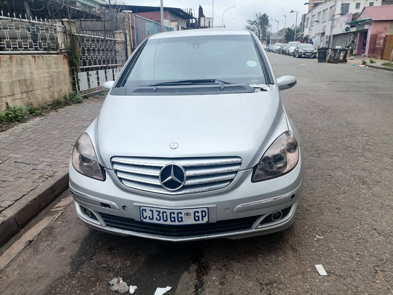 Mercedes (B200 petrol Turbo)