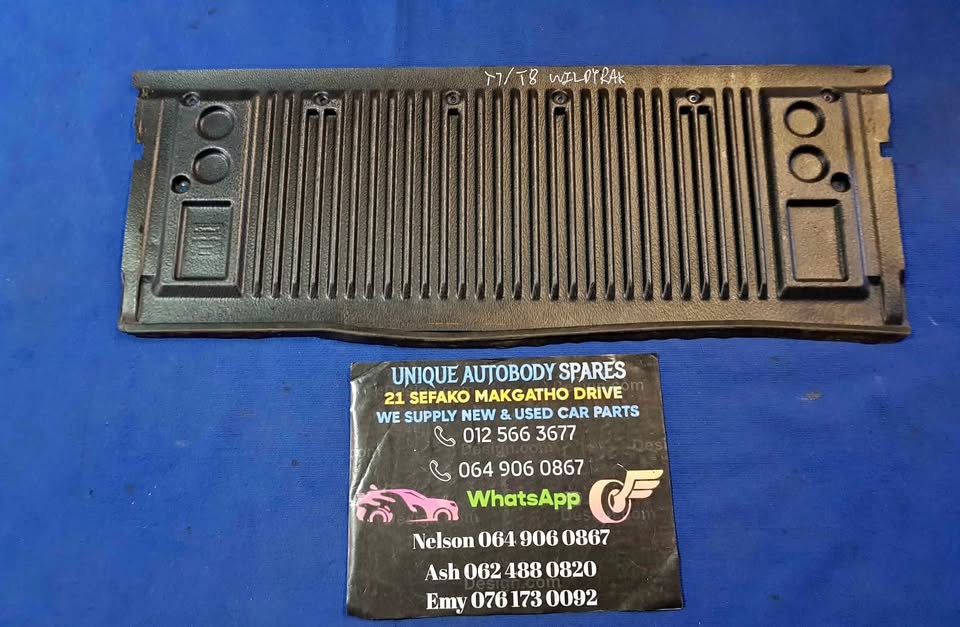 Ford Ranger T7 T8 Wildtrak Inner Tailgate Cover - Private Seller Ford Ranger T7 T8 Wildtrak Inner Tailgate Cover - Private Seller