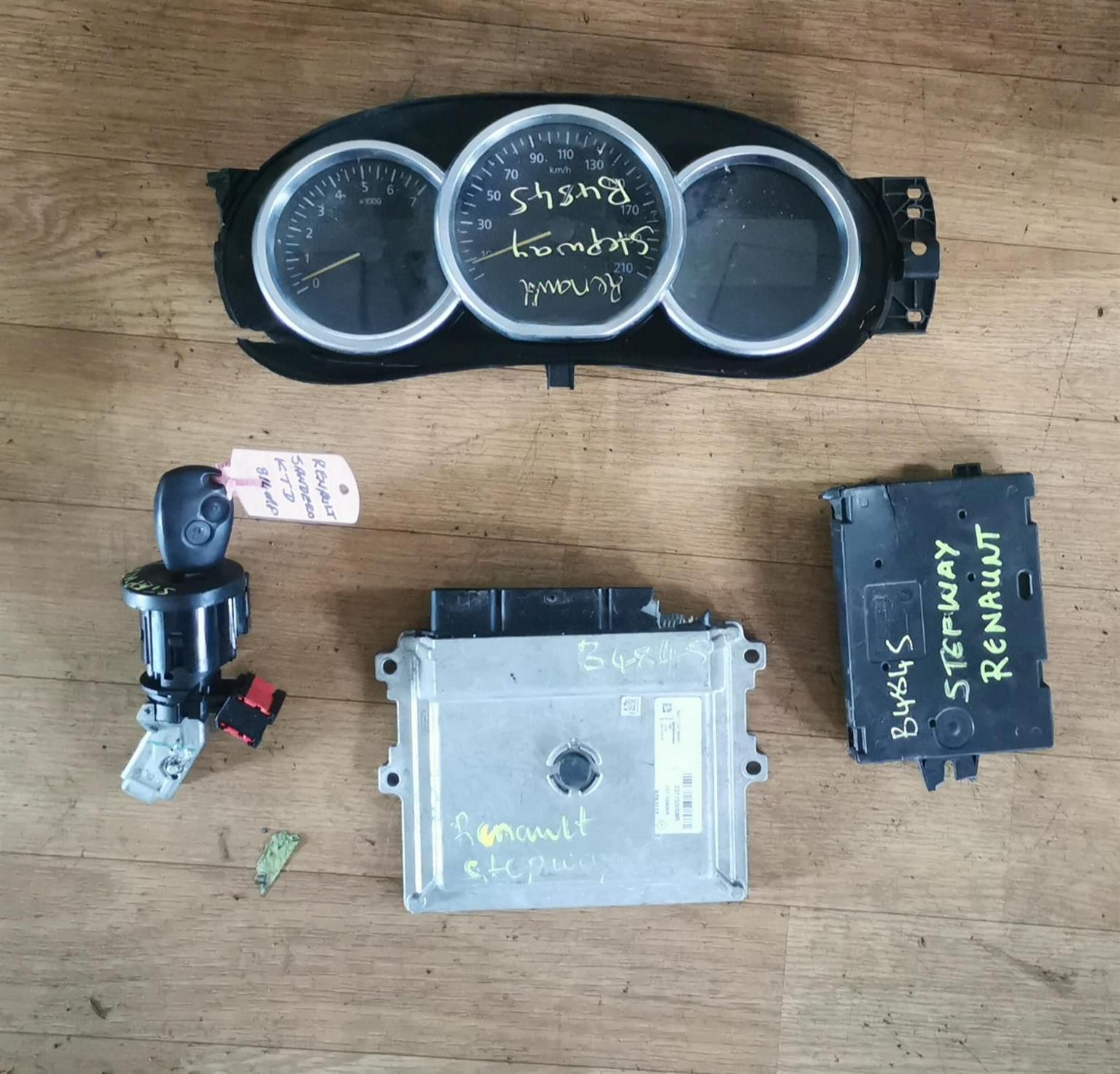 900T RENAULT SANDERO 2019 ECU SET - Private Seller 900T RENAULT SANDERO 2019 ECU SET - Private Seller
