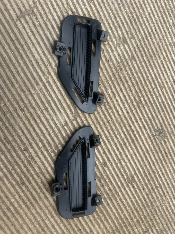 Chery Tiggo pro 4 both rear bumper pipe cover - Private Seller Chery Tiggo pro 4 both rear bumper pipe cover - Private Seller