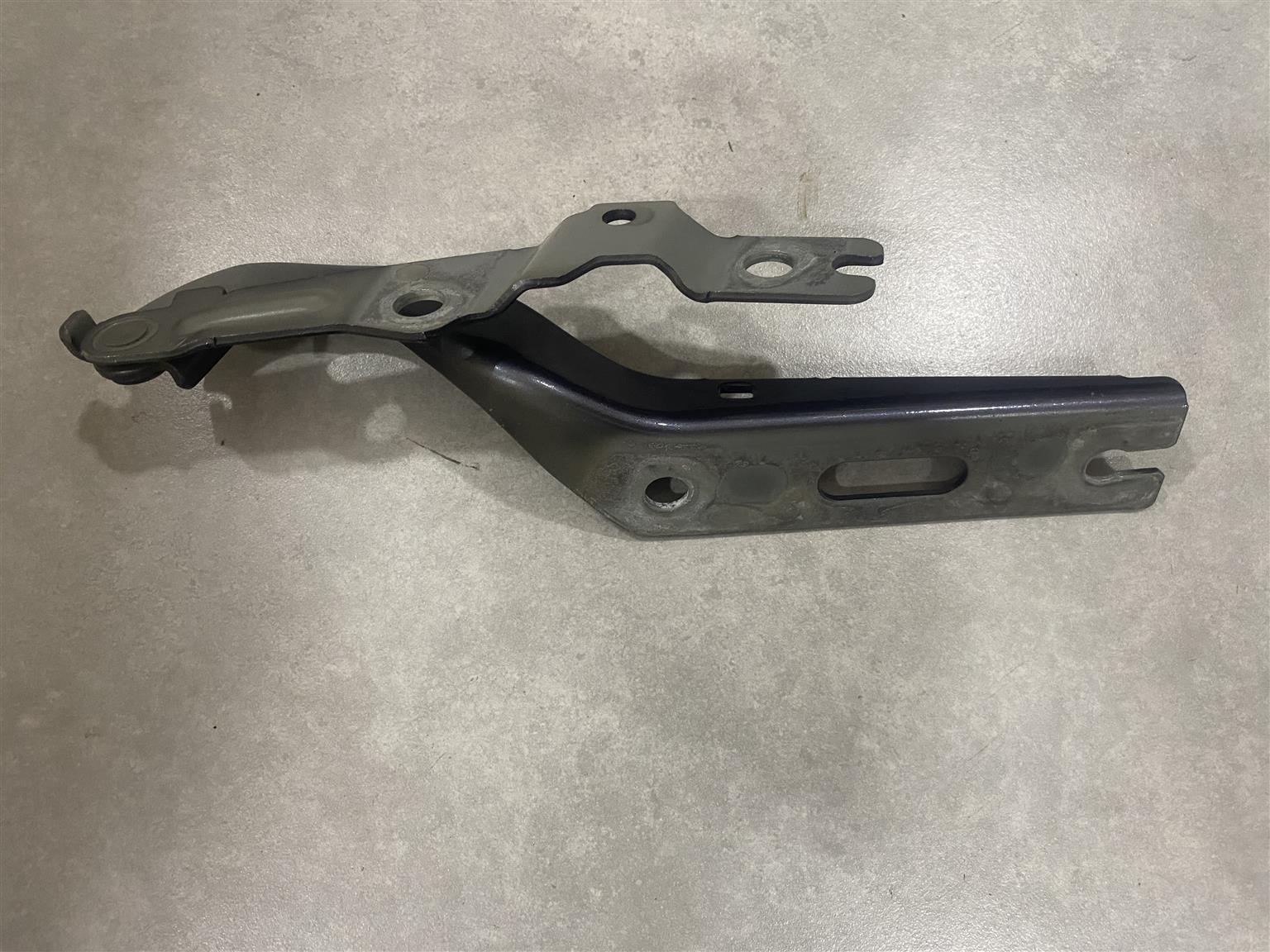 2024 VW TAIGO BONNET HINGE LEFT SIDE FOR SALE. IN EXCELLENT CONDITION - Private Seller 2024 VW TAIGO BONNET HINGE LEFT SIDE FOR SALE. IN EXCELLENT CONDITION - Private Seller