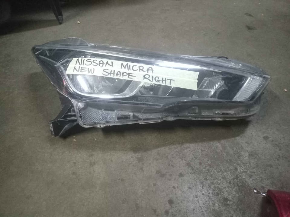 Nissa Micra right headlight new shape