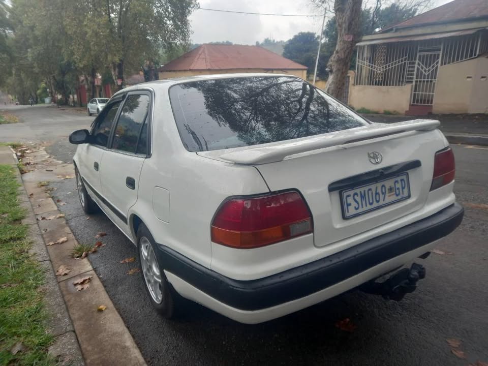 2000 TOYOTA COROLLA 1.6 PETROL, AUTOMATIC, WHITE, 150000KMS