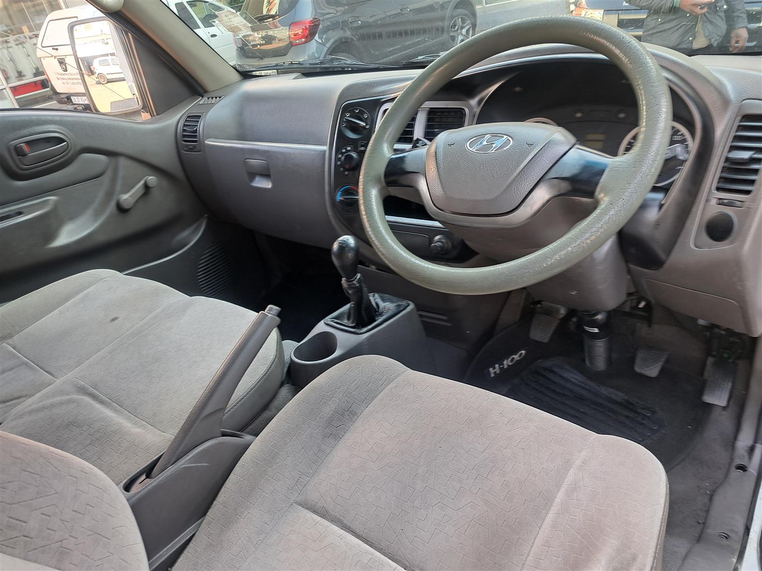 Used 2017 Hyundai H-100 Bakkie 2.6D deck (aircon) - Private Seller