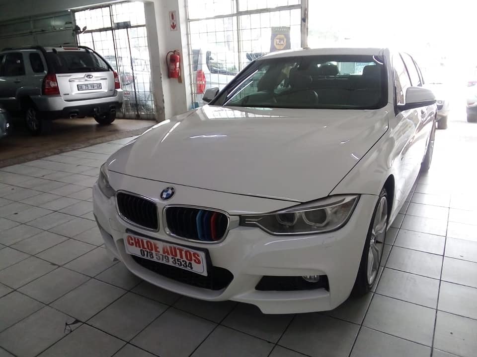 2015 BMW 3Series 328i MSport Auto white color Reverse Camera Sunroof 109000km