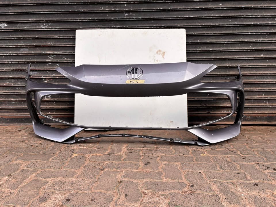 PEUGEOT 208 FRONT BUMPER - Private Seller