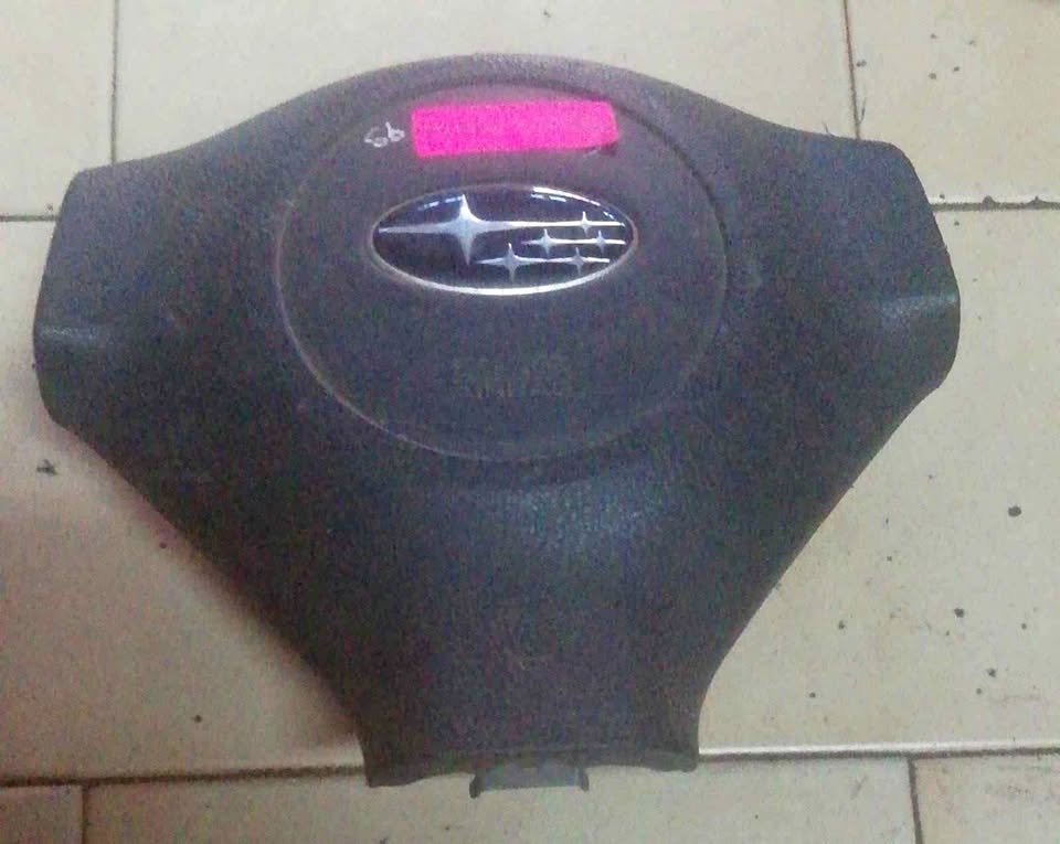 Subaru Legacy steering wheel airbag - Private Seller Subaru Legacy steering wheel airbag - Private Seller