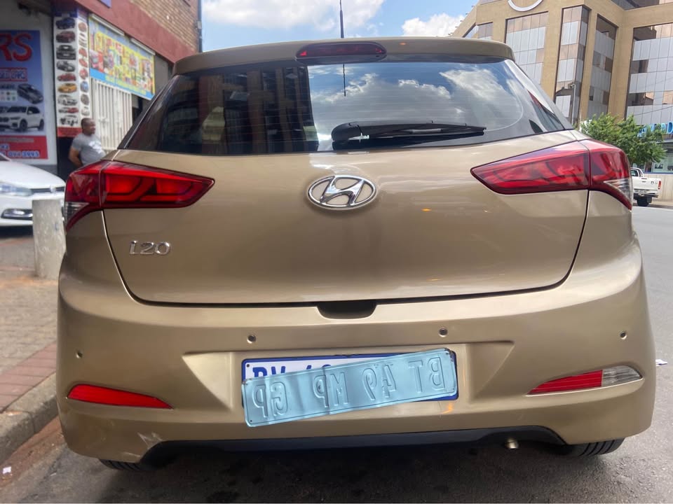 2015 Hynday i20 km Automatic