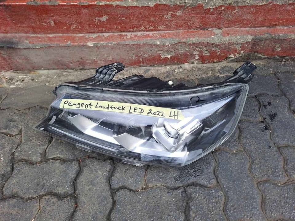 Peugeot Landtrek LED Headlight Leftside. Call or DM . - Private Seller Peugeot Landtrek LED Headlight Leftside. Call or DM . - Private Seller