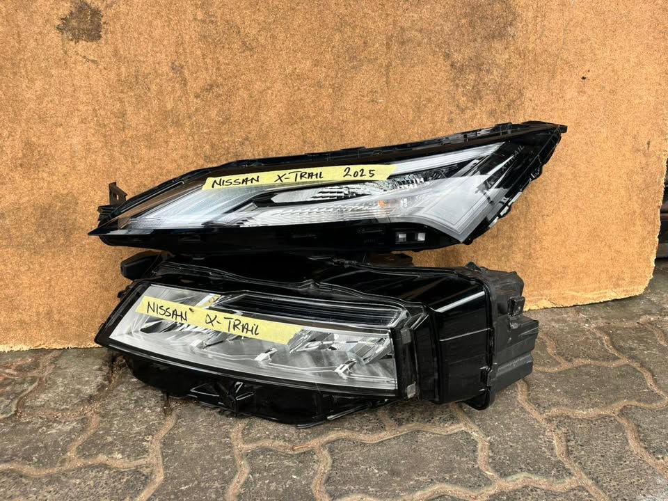 2025 Nissan X-Traill Headlights - Private Seller 2025 Nissan X-Traill Headlights - Private Seller
