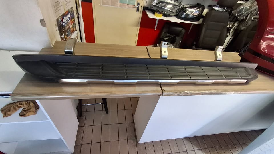 2017 FORD RANGER T7 SIDE STEP - Private Seller 2017 FORD RANGER T7 SIDE STEP - Private Seller