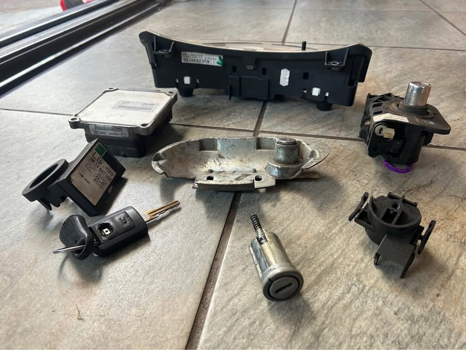 john123ページ Used Opel Corsa Gamma 1.6 Lockset For Sale call or WhatsApp for