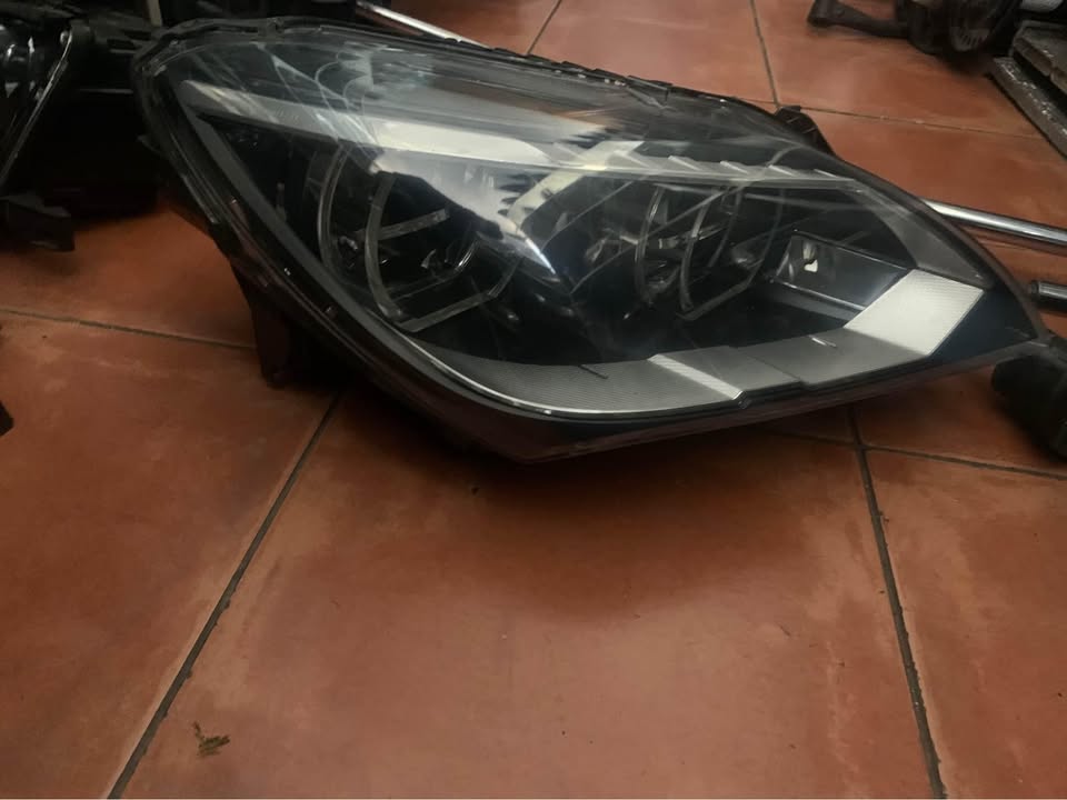 BMW M6 6 Series headlight