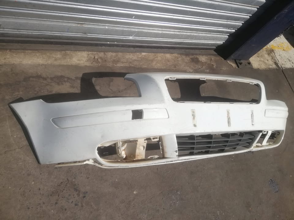 VOLVO V50 2005  FRONT BUMBER FOR SALE