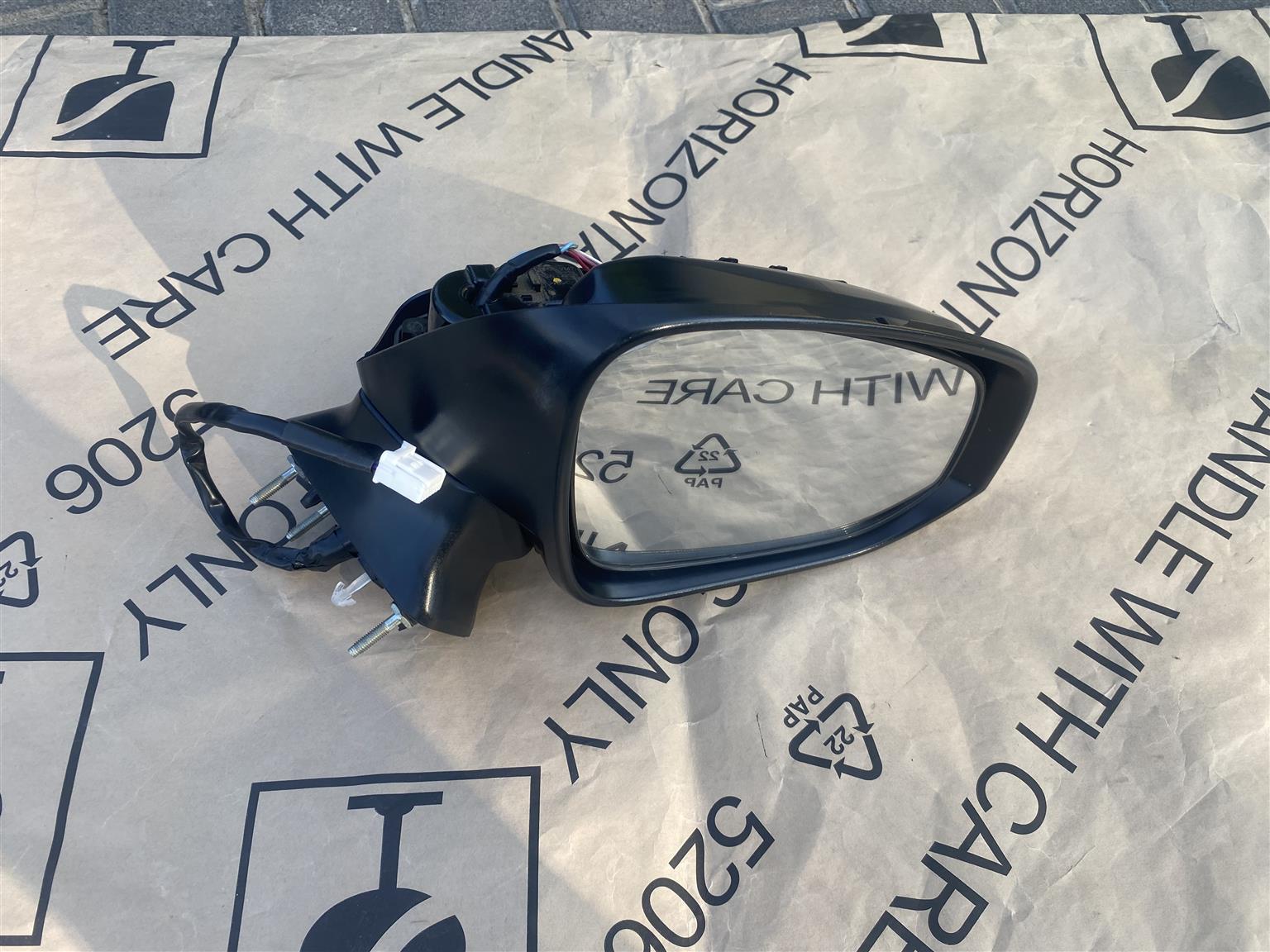 2023 TOYOTA COROLLA CROSS ELECTRONIC AUTO-FOLD DOOR MIRROR RIGHT SIDE FOR SALE. - Private Seller 2023 TOYOTA COROLLA CROSS ELECTRONIC AUTO-FOLD DOOR MIRROR RIGHT SIDE FOR SALE. - Private Seller