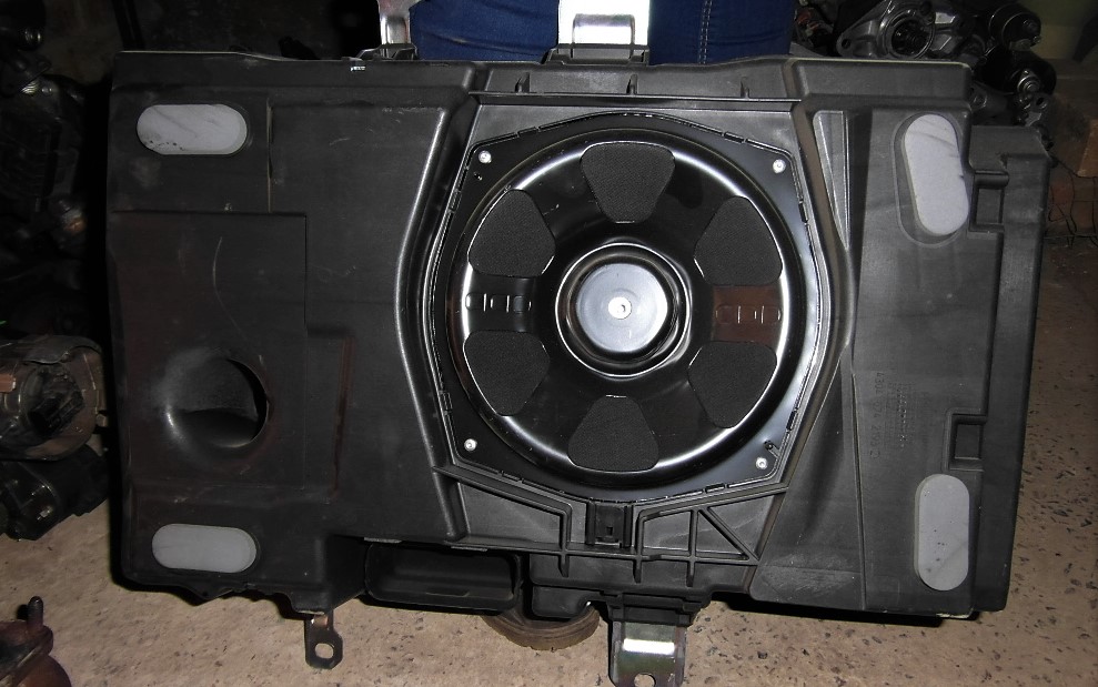 Range Rove Evoque Subwoofer for sale | AUTO EZI