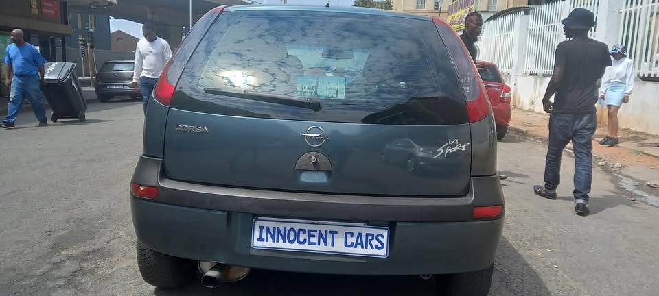 2006 OPEL CORSA GAMMA 1.4 SPORT MANUAL TRANSMISSION, MILEAGE 85,000 KM