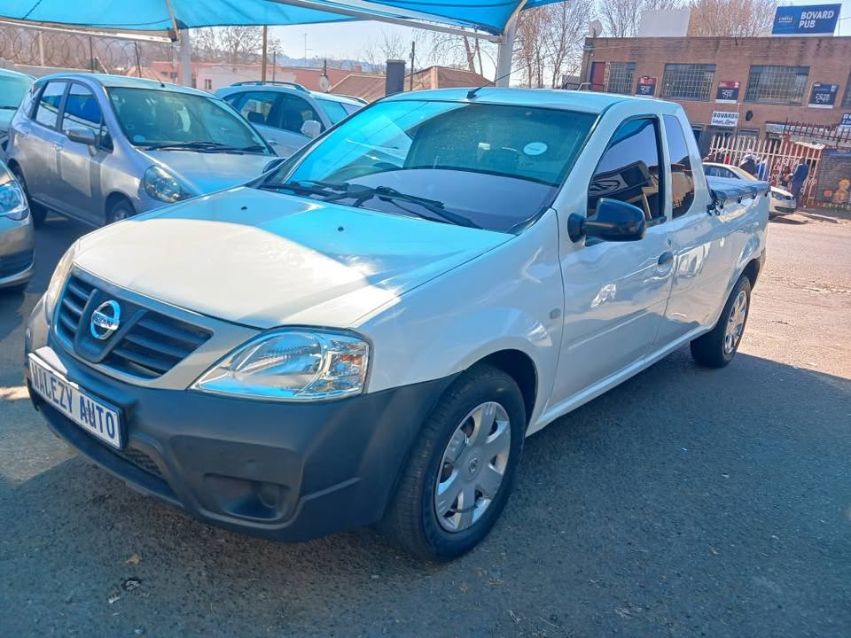 2016 NISSAN NP200 1.6 BAKKIE  Transmission: Manual  Mileage: 109000km Fueltype: Petrol  White
