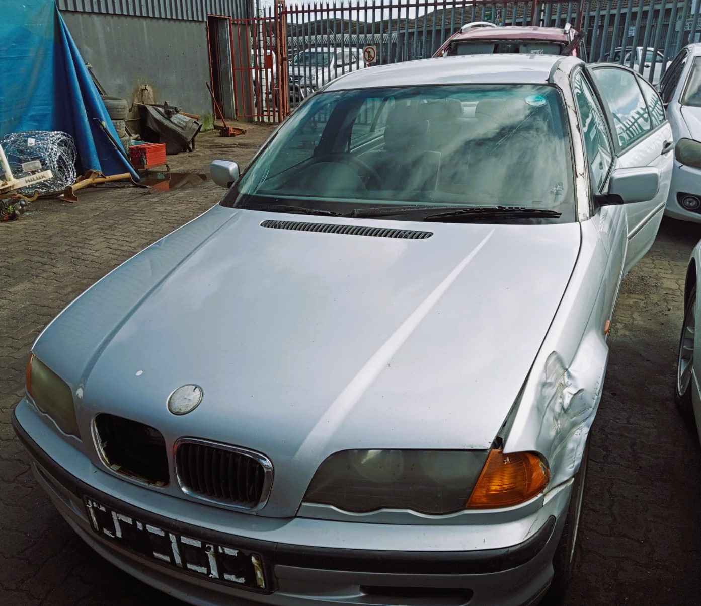 2001 BWM 318i 8valve E36 – Stripping for spares