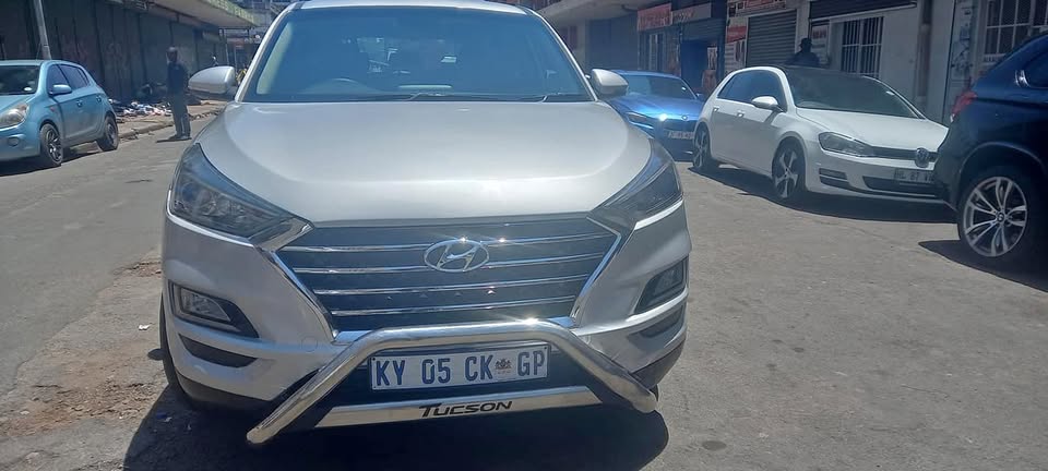 2020 HYUNDAI TUCSON 2.0 PETROL, AUTOMATIC TRANSMISSION, SILVER COLOUR, MILEAGE 64000KM