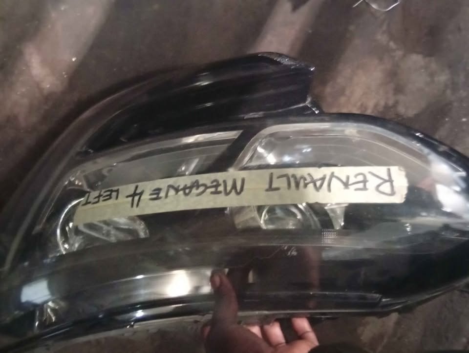 RENAULT MEGAN 4 HEADLIGHT - Private Seller