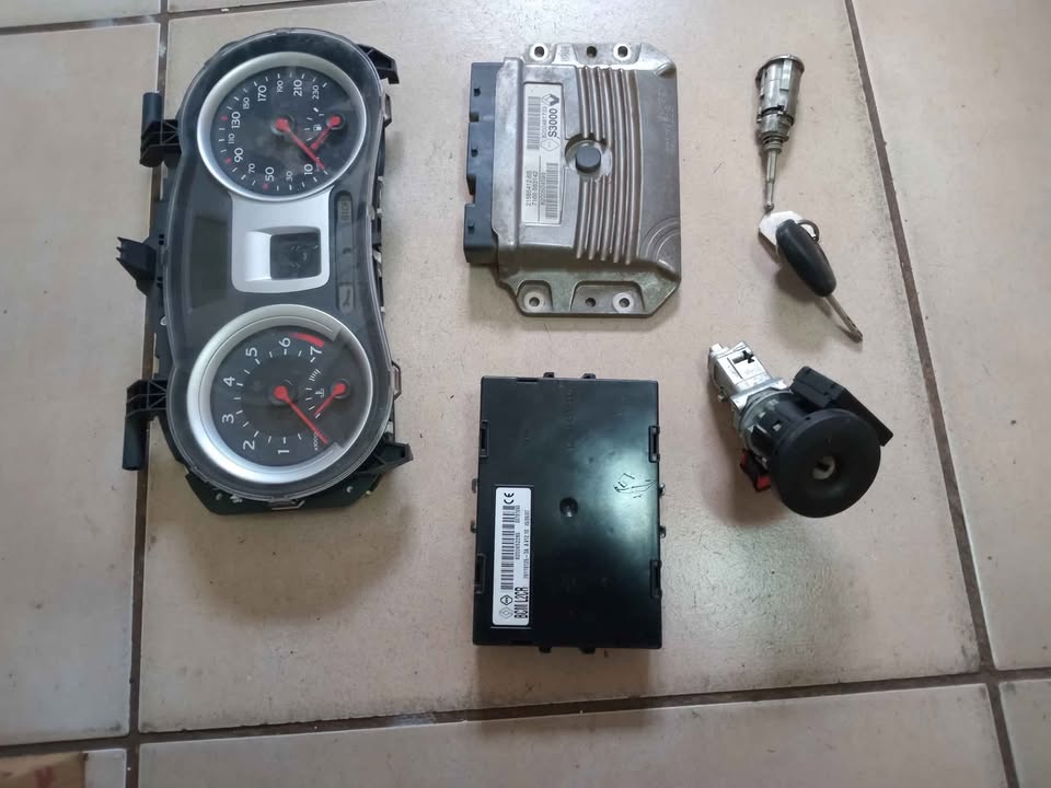 2003 Renault Clio 3 1.6 lock set for sale - Private Seller 2003 Renault Clio 3 1.6 lock set for sale - Private Seller