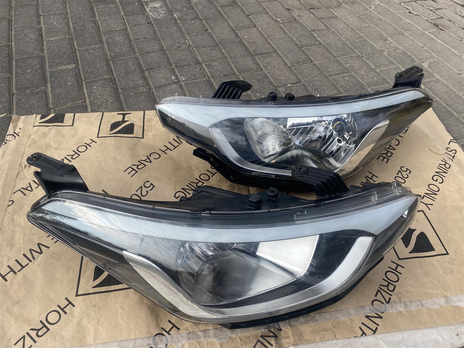 2019 HYUNDAI I20 GRAND HEADLIGHTS FOR SALE. IN PRISTINE CONDITION - Private Seller 2019 HYUNDAI I20 GRAND HEADLIGHTS FOR SALE. IN PRISTINE CONDITION - Private Seller