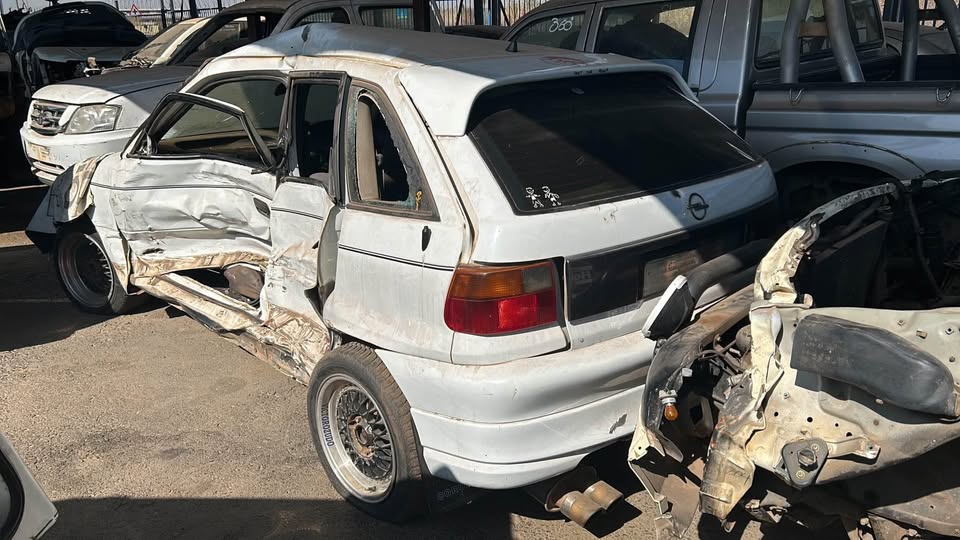 Opel Astra Hatchback stripping for spares Call or WhatsApp - Private Seller
