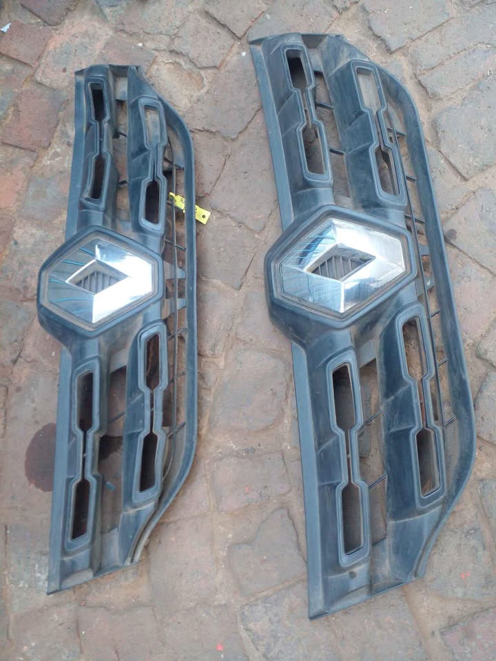 Renault kwid grills - Private Seller Renault kwid grills - Private Seller