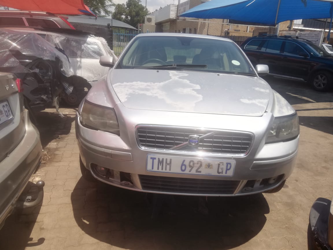 Volvo S40 T5 2006 stripping for spares - Private Seller
