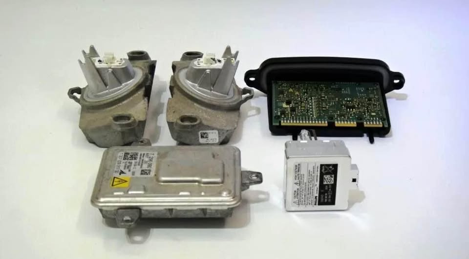 BMW F30 3 series headlight modules and bulb - Private Seller BMW F30 3 series headlight modules and bulb - Private Seller
