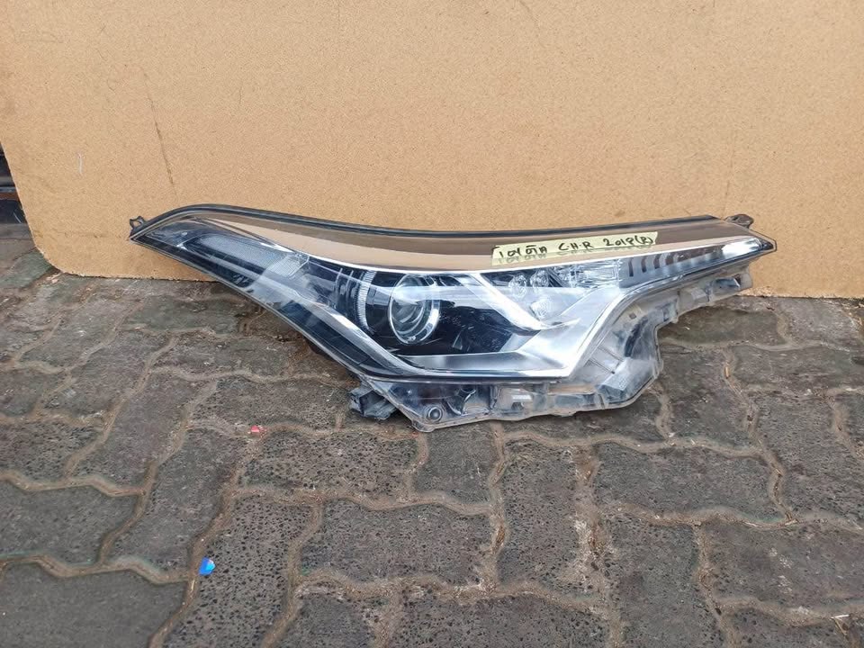 Toyota CHR Headlight 2018 - Private Seller Toyota CHR Headlight 2018 - Private Seller