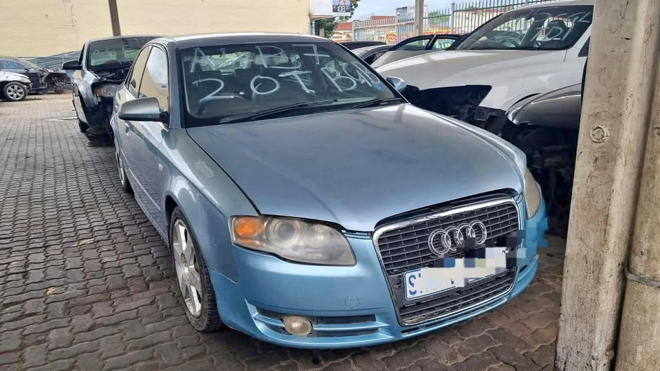 Audi A4 b7 xenon headlight - Private Seller Audi A4 b7 xenon headlight - Private Seller