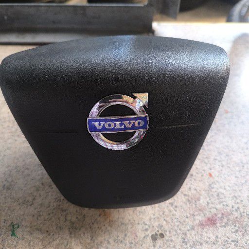 Selling Volvo original Steering Airbag - Private Seller Selling Volvo original Steering Airbag - Private Seller