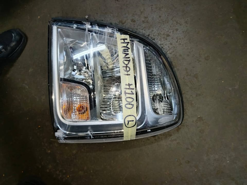 Hyundai H100 Headlight leftside - Private Seller Hyundai H100 Headlight leftside - Private Seller