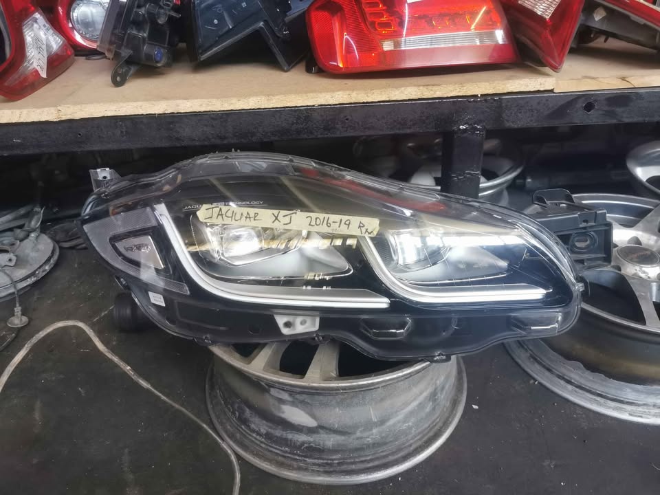 Jaguar XJ right headlight 2016 to 2019 - Private Seller Jaguar XJ right headlight 2016 to 2019 - Private Seller