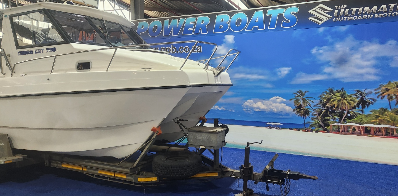 COBRA CAT 700 ON TRAILER 2 X 200 HP YAMAHA 4 STROKES - Private Seller