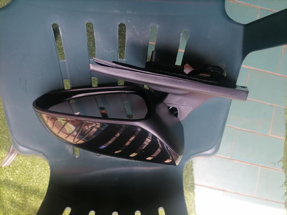 Toyota prestige mirrors - Private Seller Toyota prestige mirrors - Private Seller