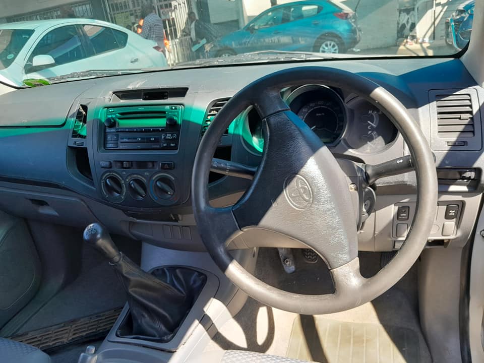 2007 TOYOTA HILUX 2.5 D4D HIGH RIDE  4X2 SINGLE CAB MANUAL