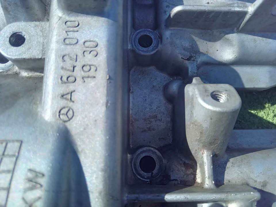 MERCEDES BENZ OM642 3.0 V6 DIESEL ENGINE TAPPET COVER BOTH FOR SALE W164/ SPRINTER /W204 /W212/ VITO