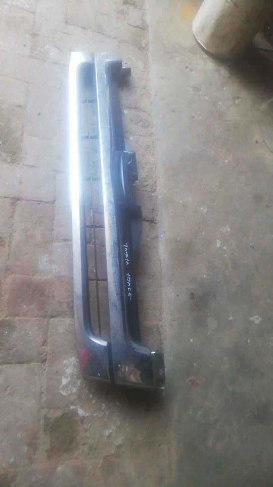 TOYOTA HIACE FRONT GRILL FOR SALE - Private Seller