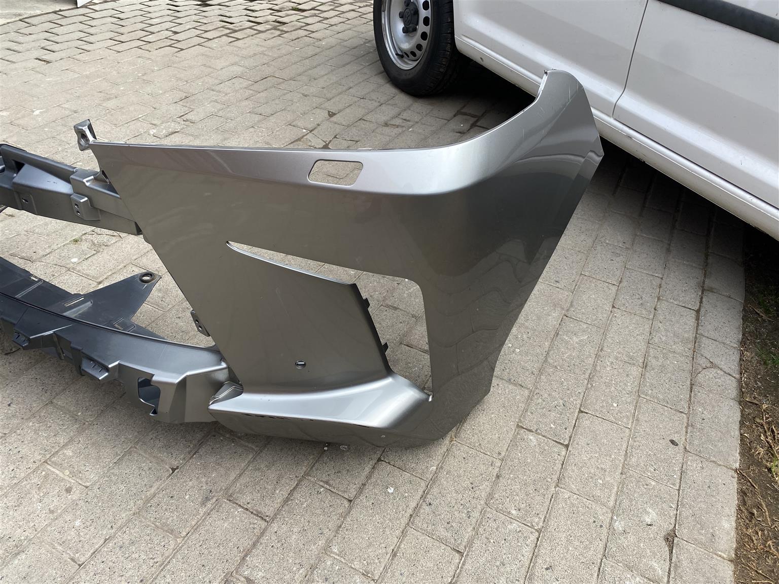 2019 LEXUS LX570 FRONT BUMPER FOR SALE. IN PRISTINE CONDITION