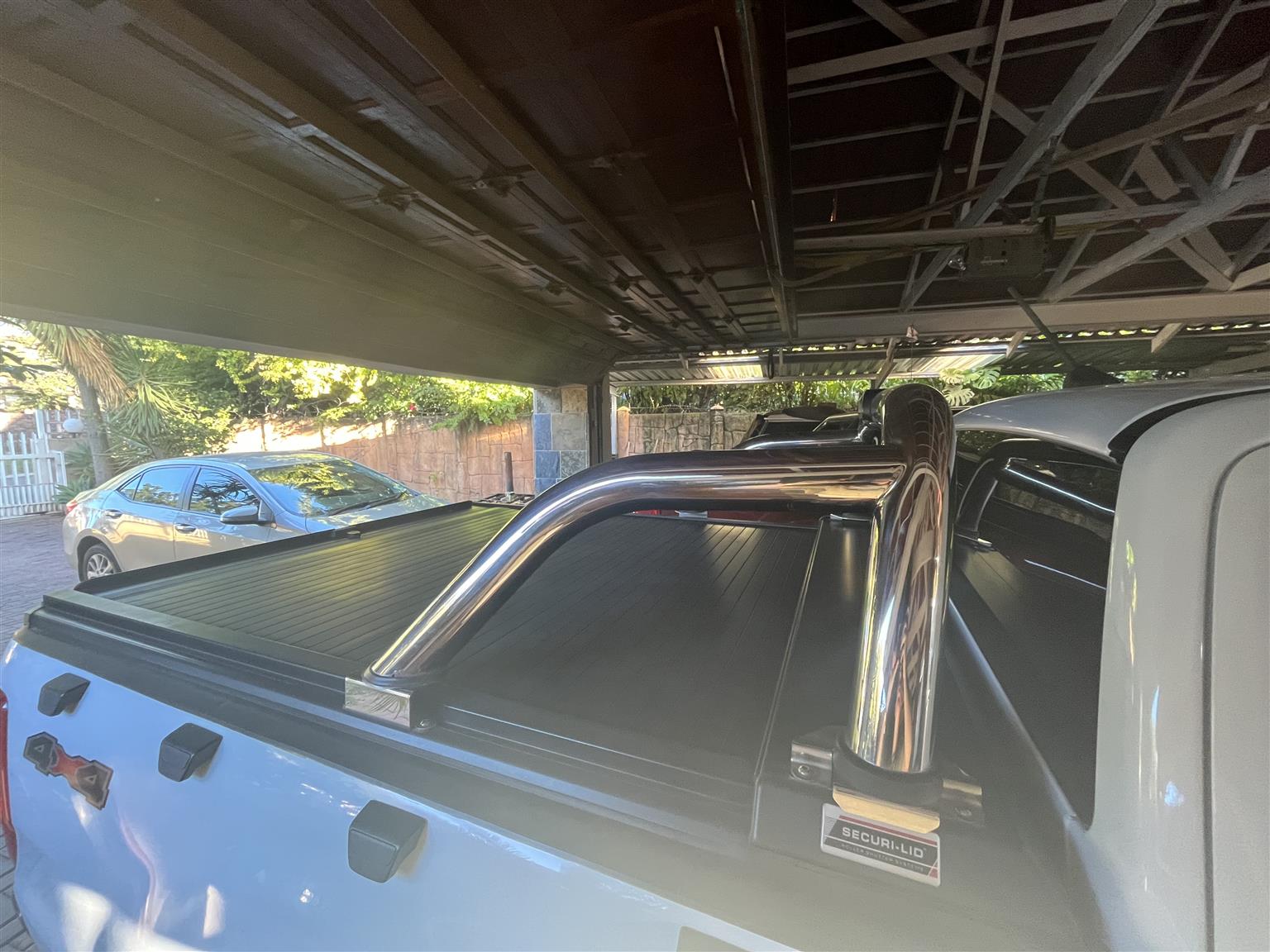 Ford ranger roll top cover + roll bar dust proof and waterproof and have a key t - Private Seller Ford ranger roll top cover + roll bar dust proof and waterproof and have a key t - Private Seller